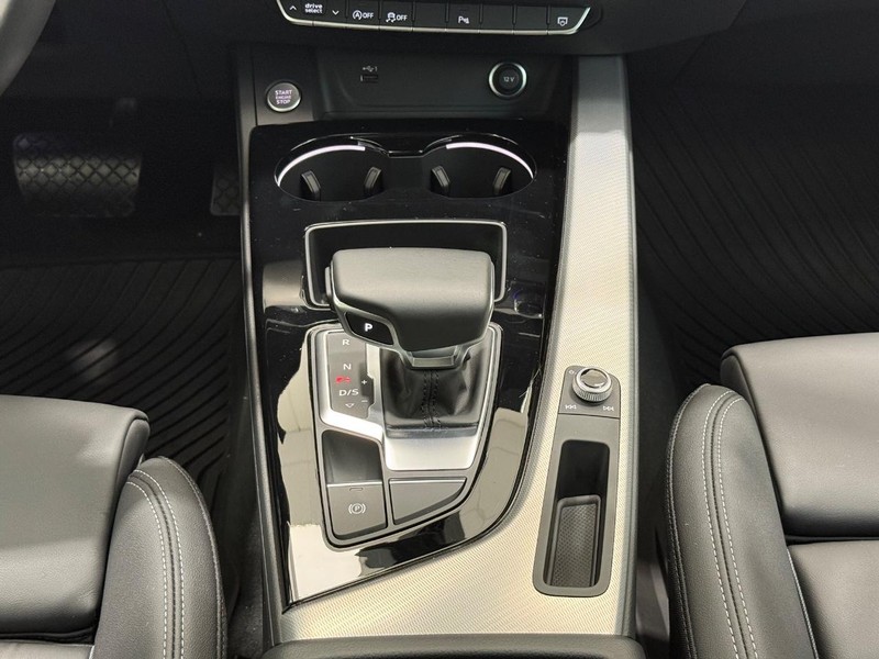 Audi A5 Sportback Vehicle Full-screen Gallery Image 11