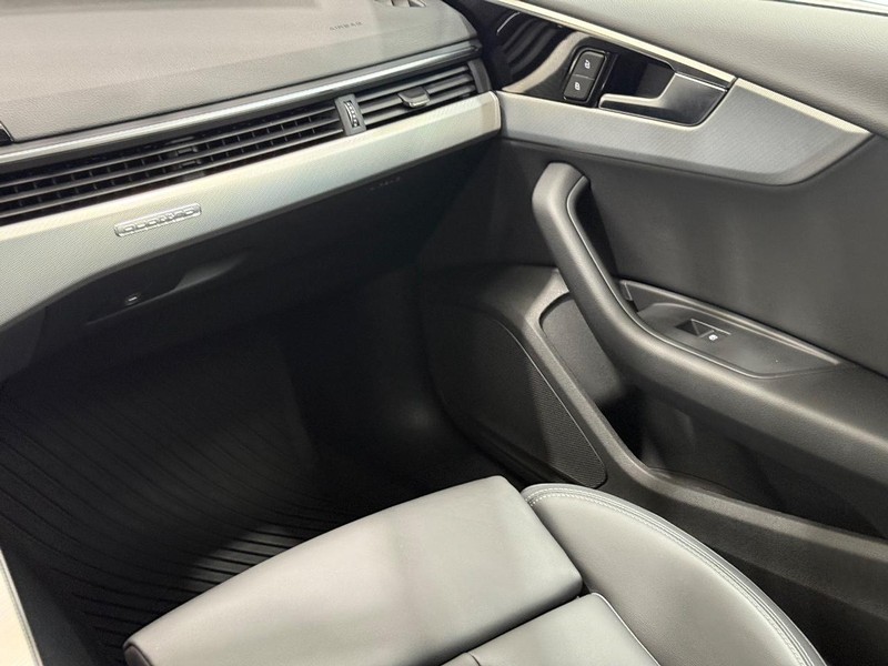 Audi A5 Sportback Vehicle Full-screen Gallery Image 13