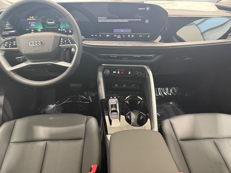 Audi Q5 Sportback Vehicle Image 5