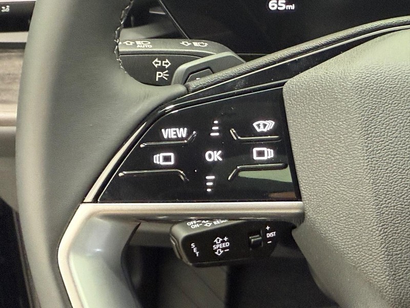 Audi Q5 Sportback Vehicle Image 9