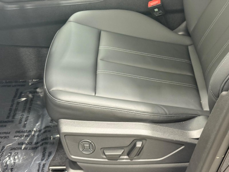 Audi Q5 Sportback Vehicle Image 15