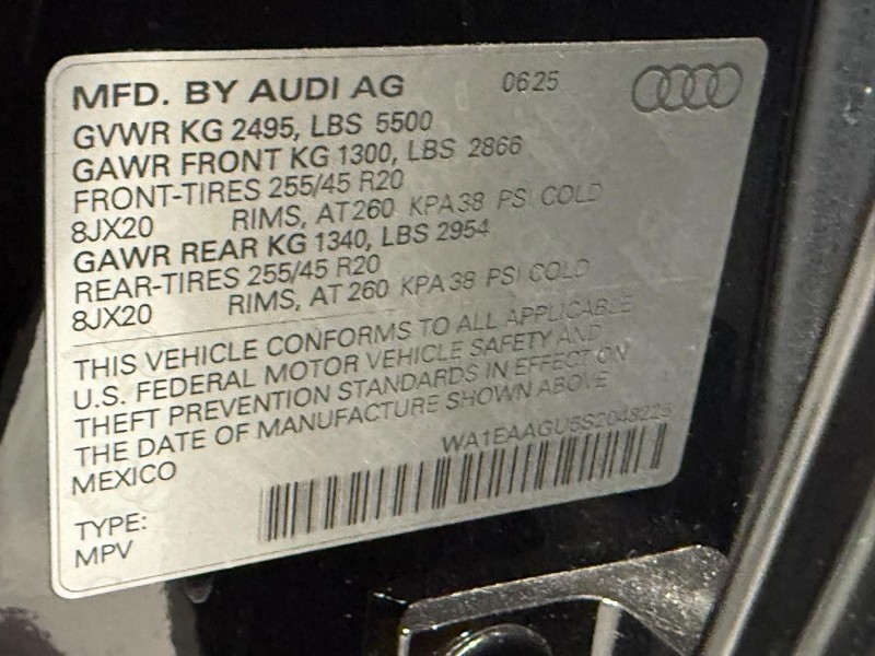 Audi Q5 Sportback Vehicle Image 16