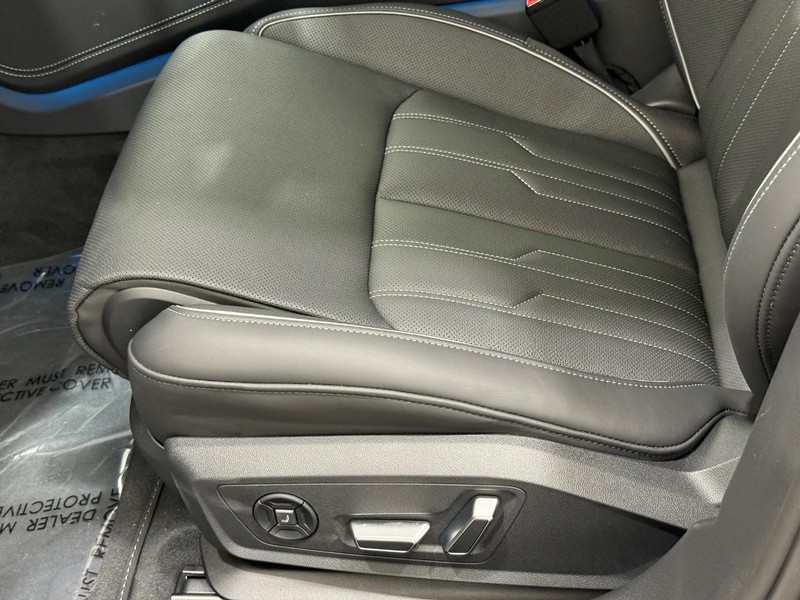 Audi A6 allroad Vehicle Image 16