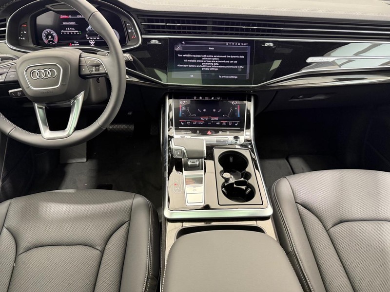 Audi Q7 Vehicle Image 5