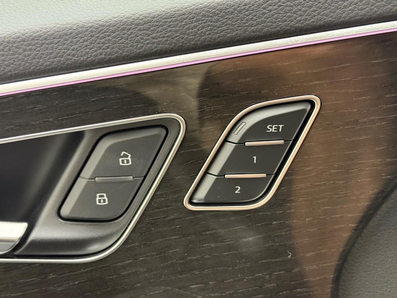 Audi Q7 Vehicle Image 10