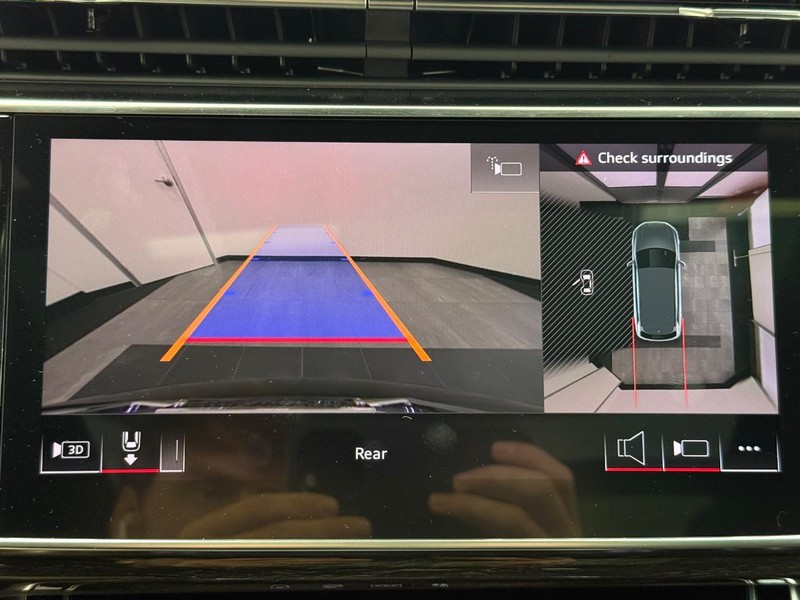 Audi Q7 Vehicle Image 13