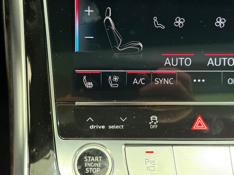 Audi Q7 Vehicle Image 14