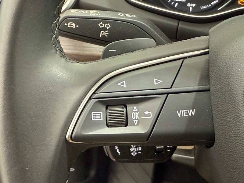 Audi Q5 Vehicle Full-screen Gallery Image 14