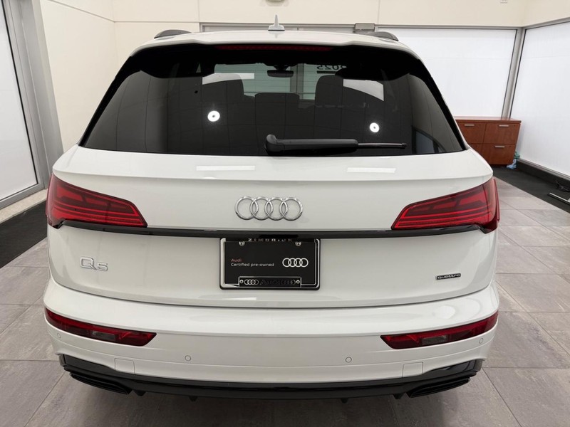 Audi Q5 Vehicle Image 3