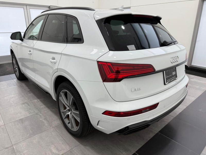 Audi Q5 Vehicle Image 4