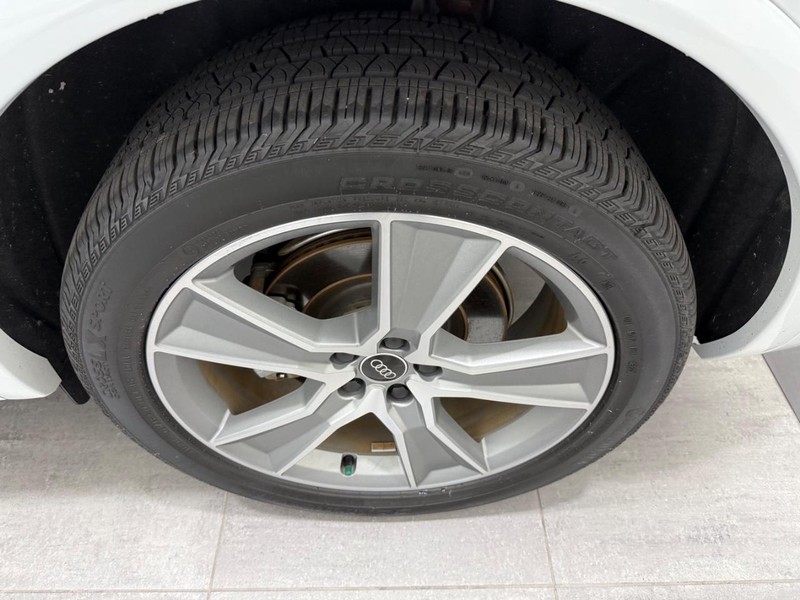 Audi Q5 Vehicle Image 5