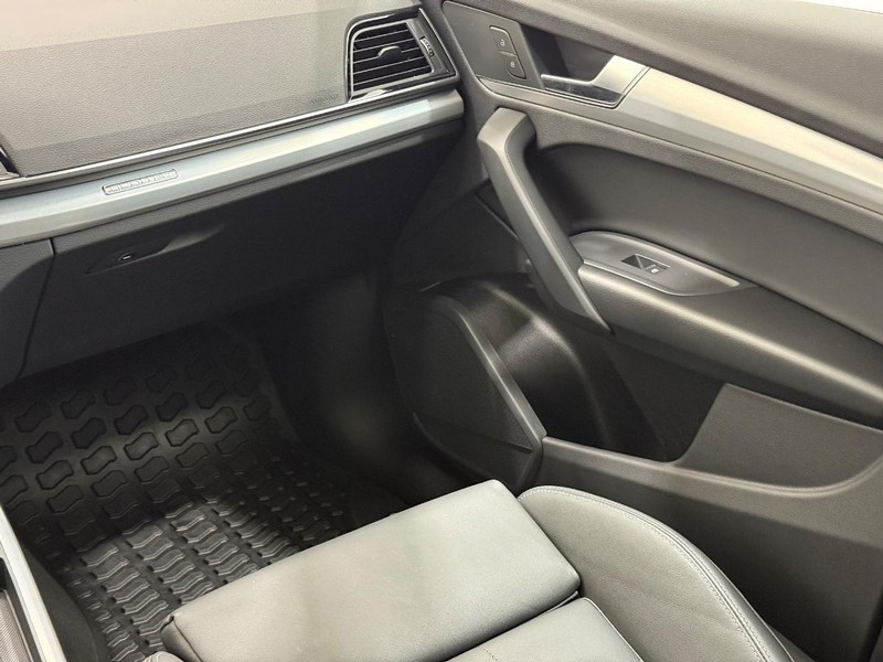 Audi Q5 Vehicle Image 12