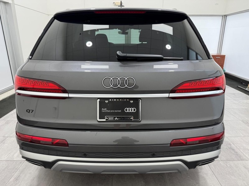 Audi Q7 Vehicle Image 3