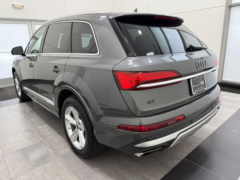 Audi Q7 Vehicle Image 4