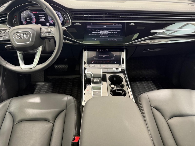 Audi Q7 Vehicle Image 9