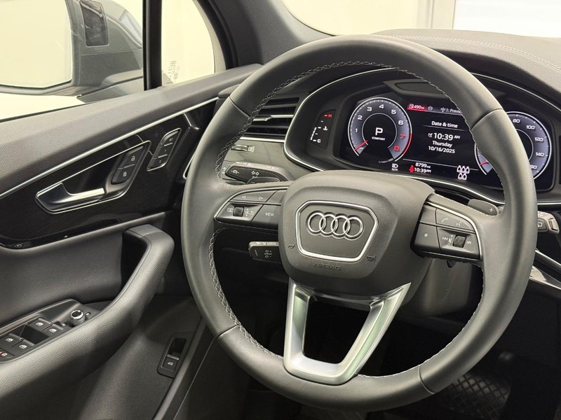 Audi Q7 Vehicle Image 12