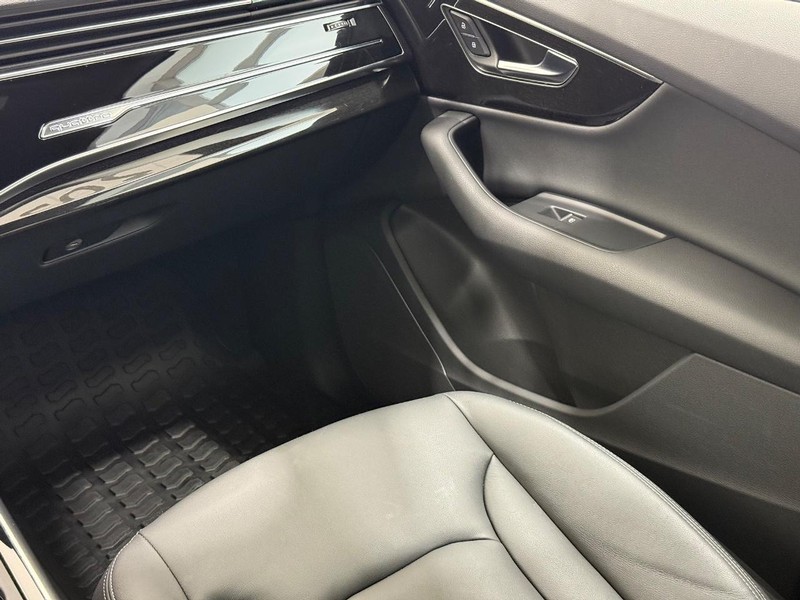 Audi Q7 Vehicle Image 13