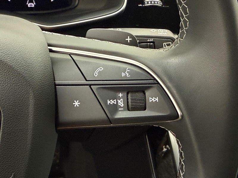 Audi Q7 Vehicle Image 16
