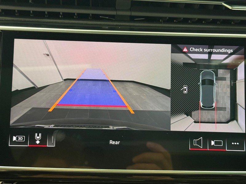 Audi Q7 Vehicle Image 18