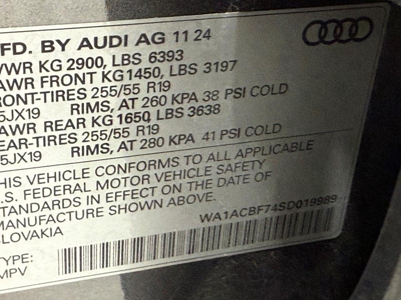Audi Q7 Vehicle Image 22
