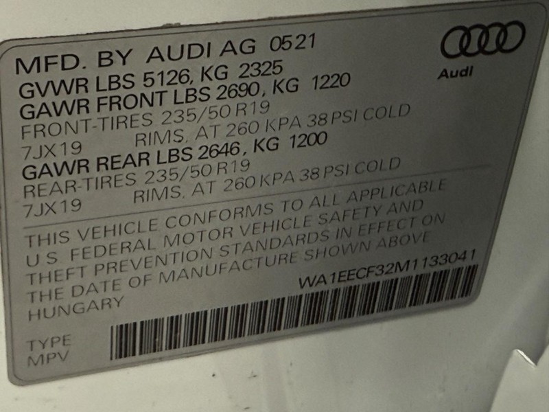 Audi Q3 Vehicle Full-screen Gallery Image 21