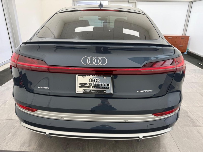 Audi e-tron Sportback Vehicle Image 3