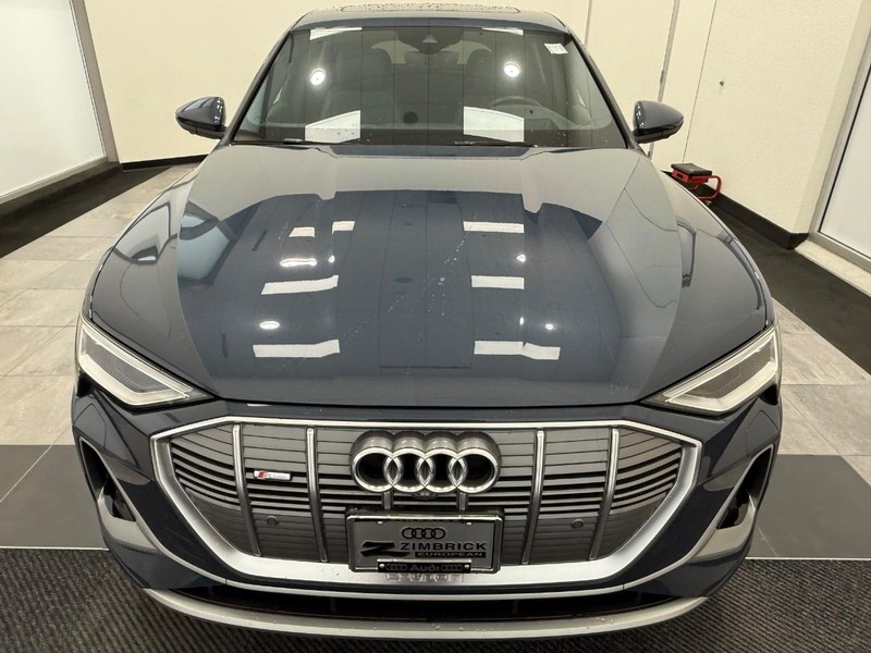 Audi e-tron Sportback Vehicle Image 7