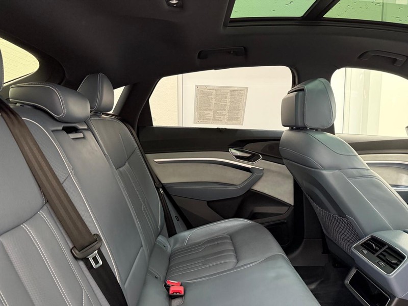 Audi e-tron Sportback Vehicle Image 8