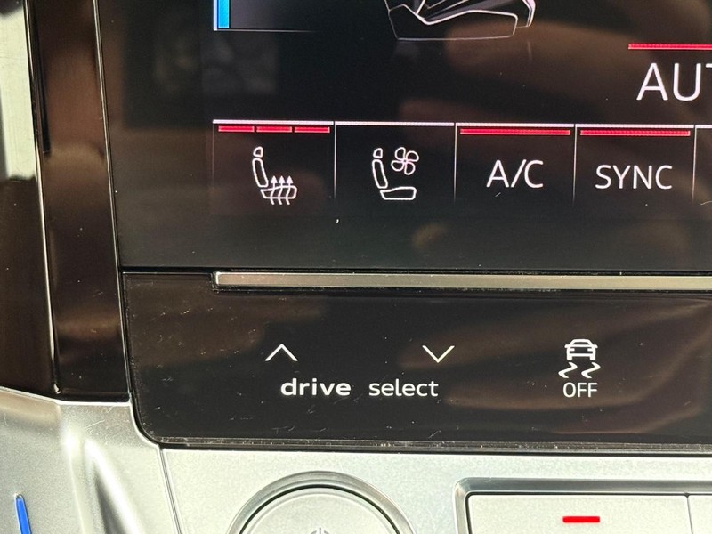 Audi e-tron Sportback Vehicle Image 18