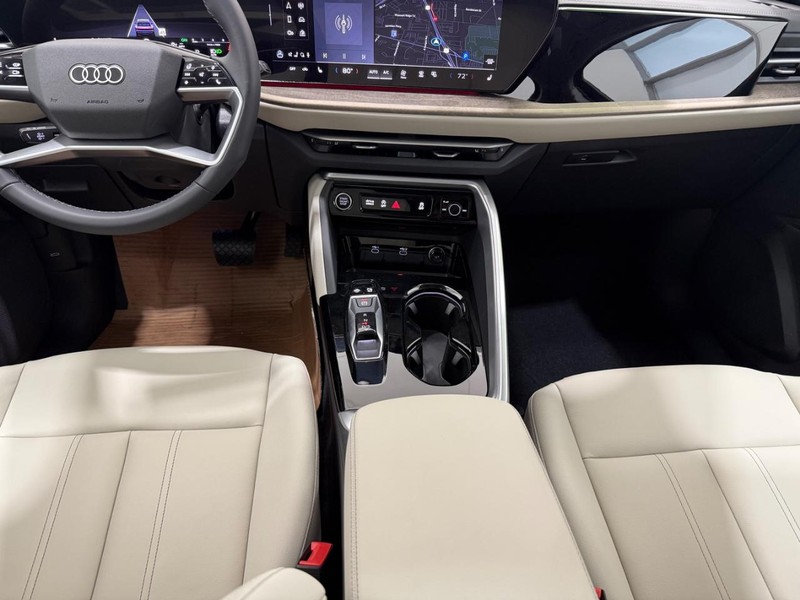 Audi Q5 Vehicle Image 5