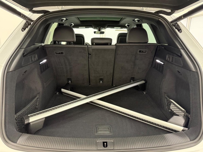 Audi Q5 Vehicle Image 4