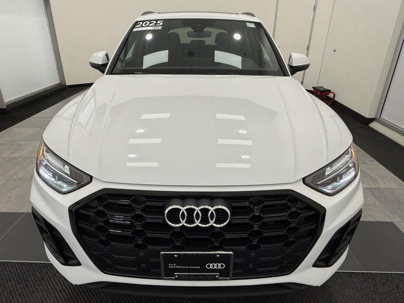 Audi Q5 Vehicle Image 8