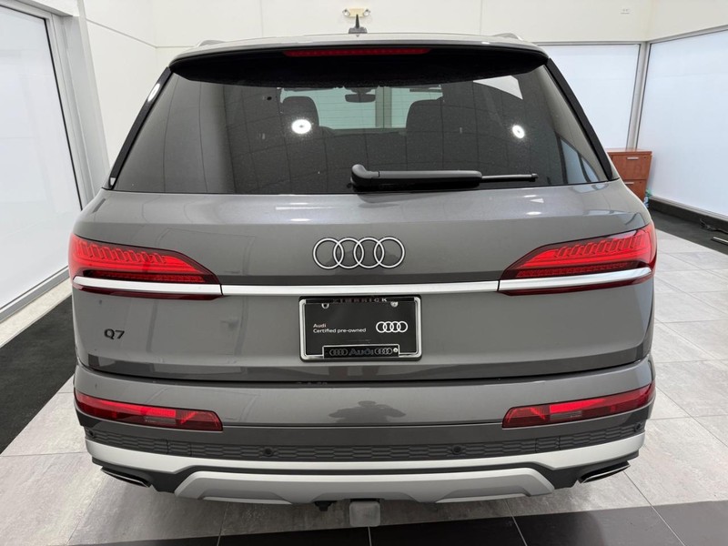 Audi Q7 Vehicle Image 3