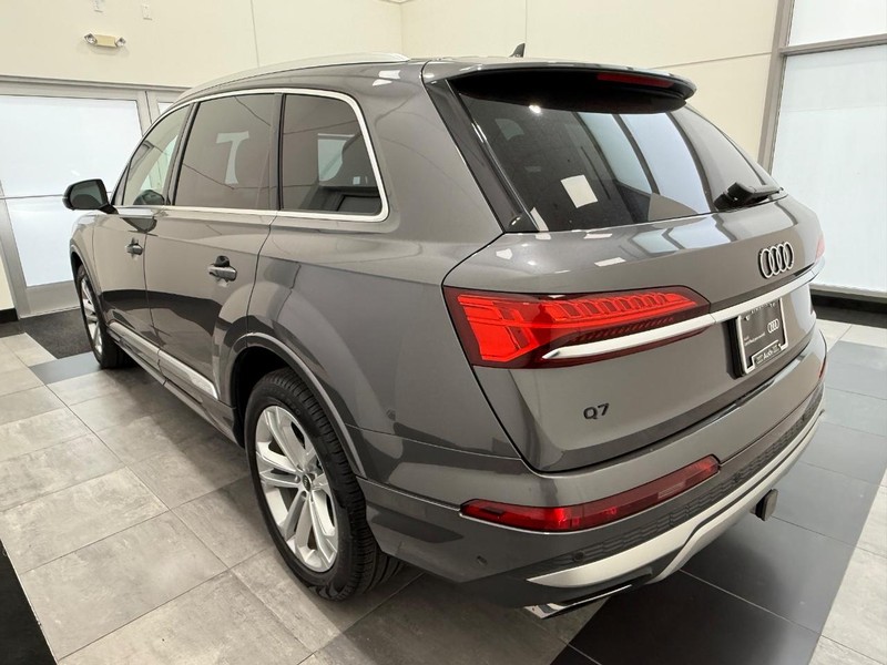 Audi Q7 Vehicle Image 4