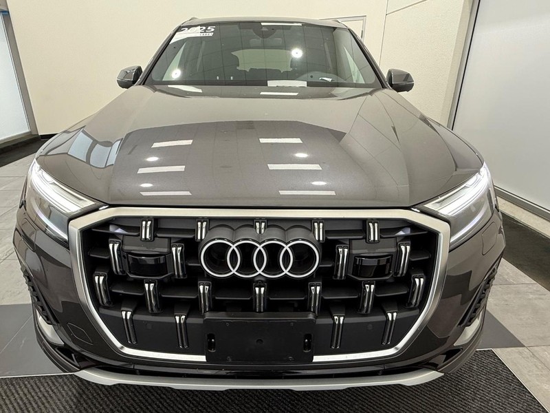 Audi Q7 Vehicle Image 7