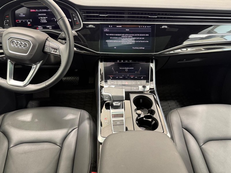 Audi Q7 Vehicle Image 9