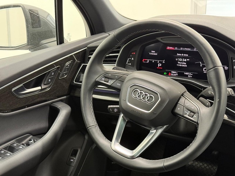 Audi Q7 Vehicle Image 11