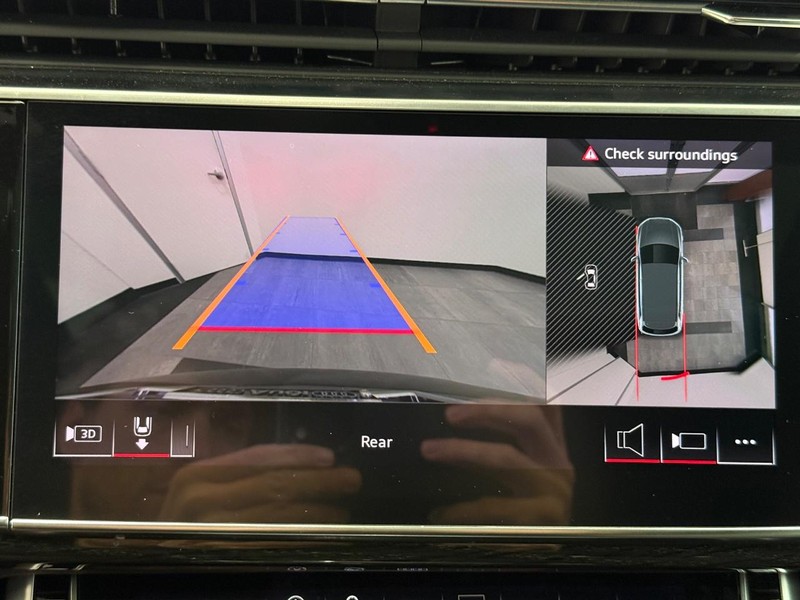 Audi Q7 Vehicle Image 17