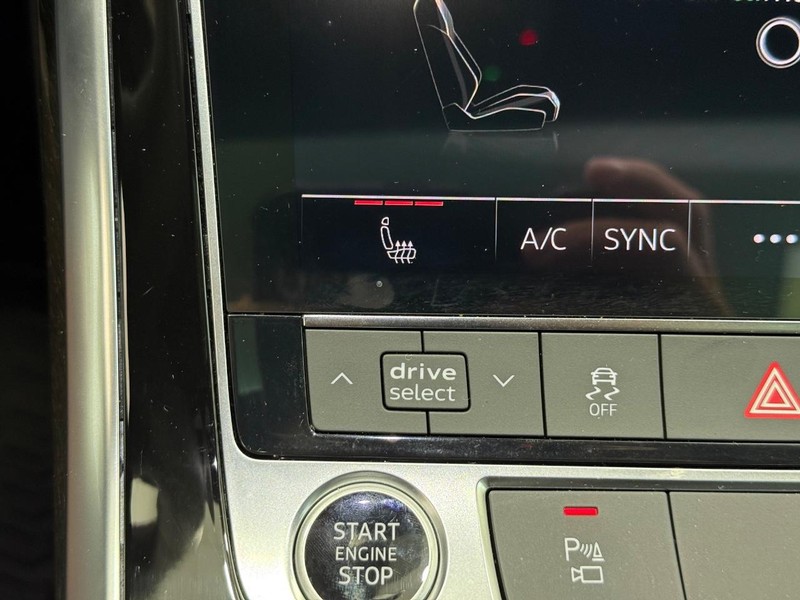 Audi Q7 Vehicle Image 18