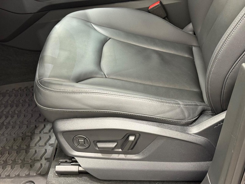 Audi Q7 Vehicle Image 20