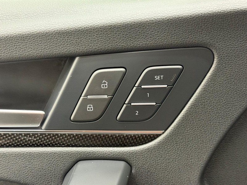 Audi SQ5 Vehicle Image 14