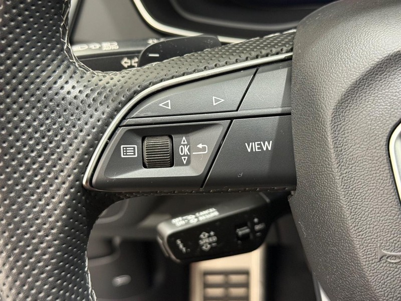 Audi SQ5 Vehicle Image 15