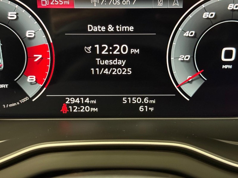 Audi SQ5 Vehicle Image 17