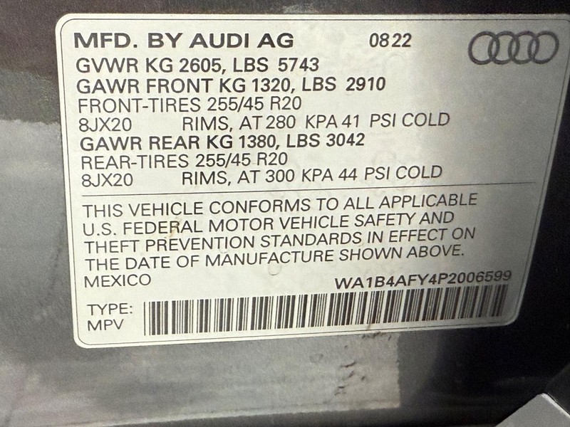 Audi SQ5 Vehicle Image 22