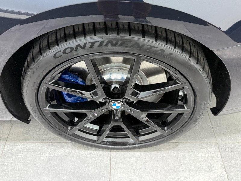 BMW 8 Series Vehicle Image 5