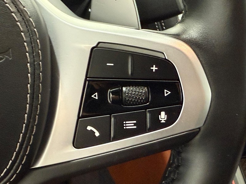 BMW 8 Series Vehicle Image 16