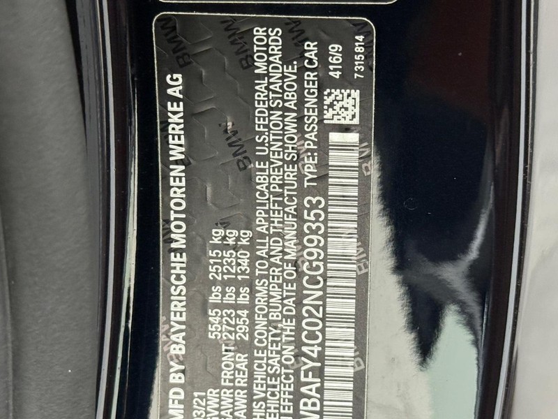 BMW 8 Series Vehicle Image 24