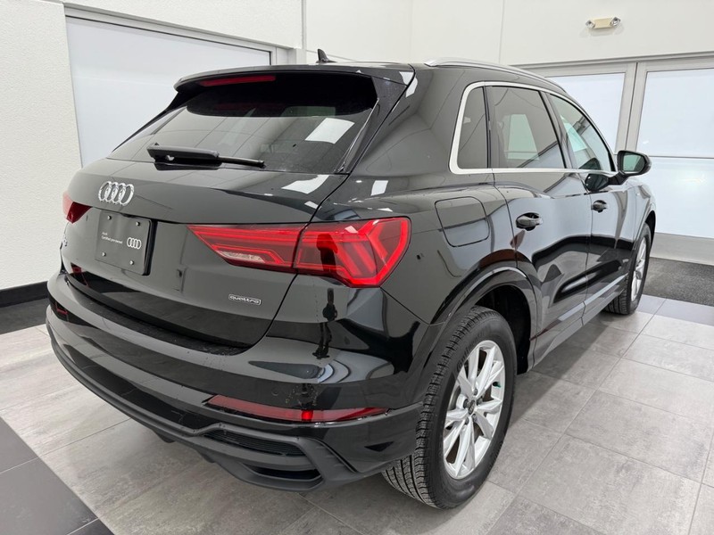Audi Q3 Vehicle Image 2