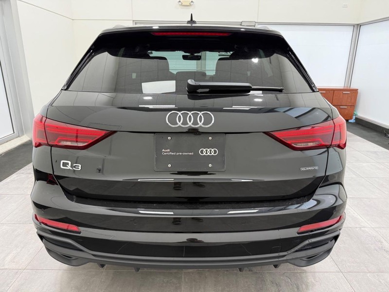 Audi Q3 Vehicle Image 3