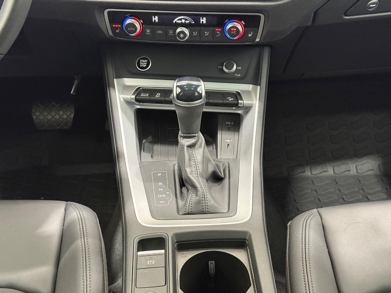 Audi Q3 Vehicle Image 11